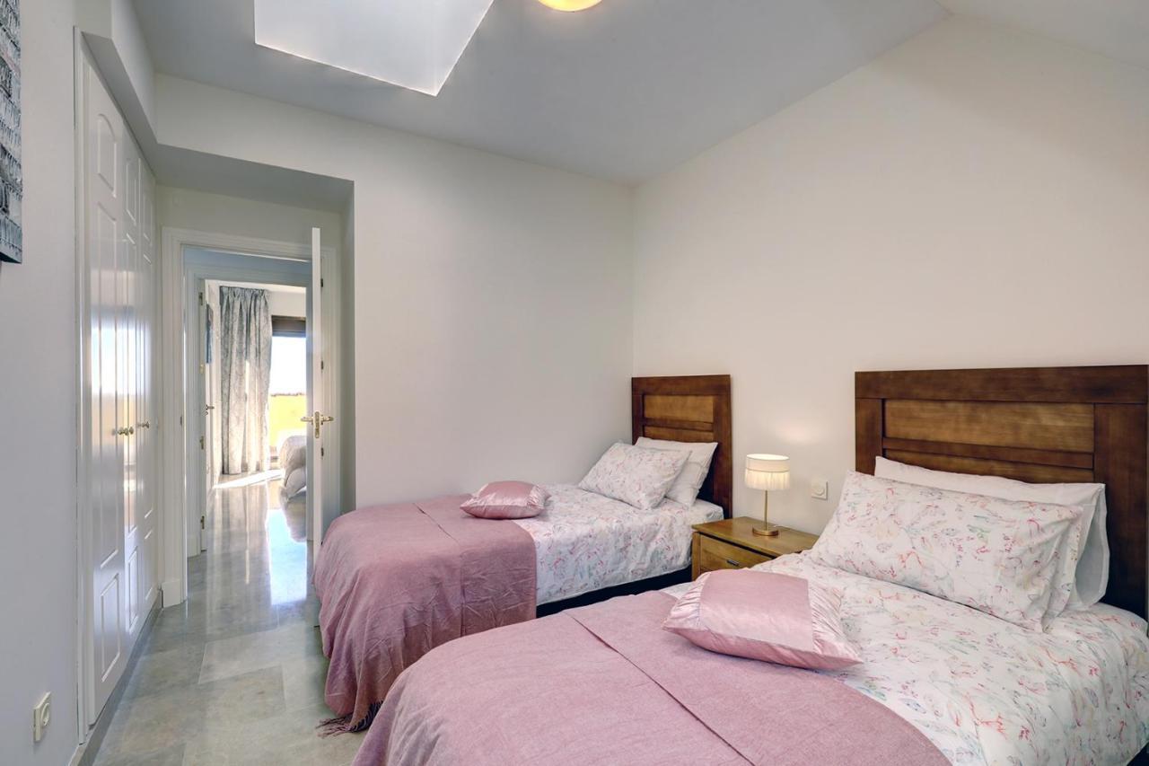 Duquesa Village Apartment - 2 Bed/2 Bath Apartment With Panoramic Sea Views Manilva Exterior photo