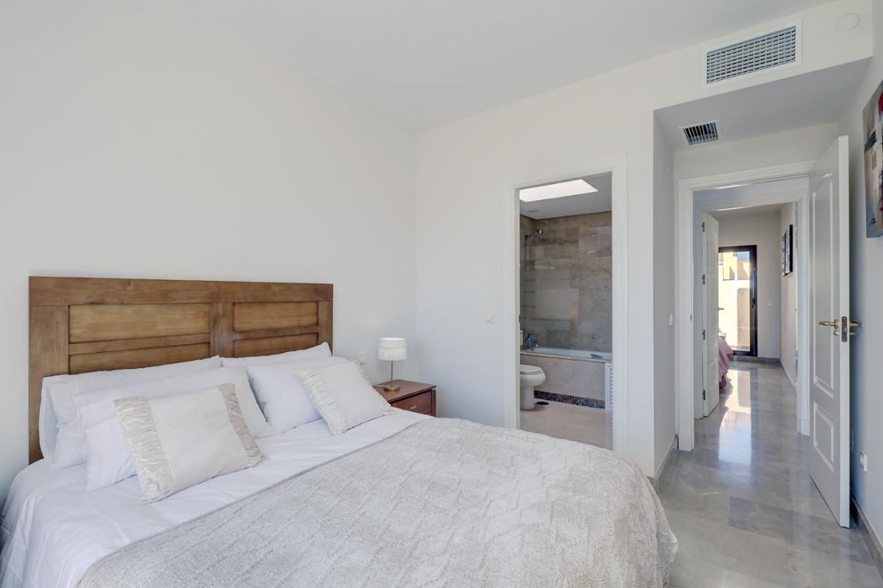 Duquesa Village Apartment - 2 Bed/2 Bath Apartment With Panoramic Sea Views Manilva Exterior photo