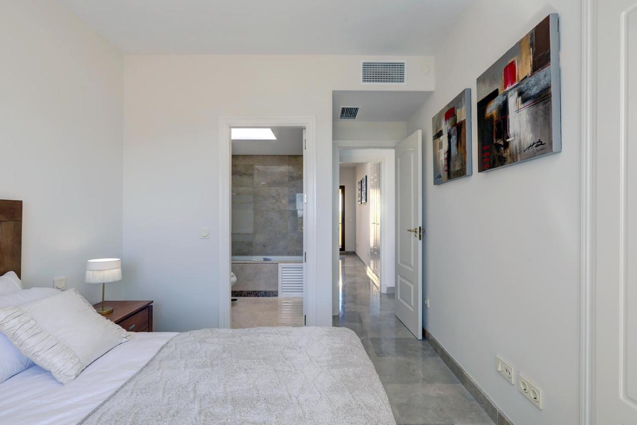 Duquesa Village Apartment - 2 Bed/2 Bath Apartment With Panoramic Sea Views Manilva Exterior photo